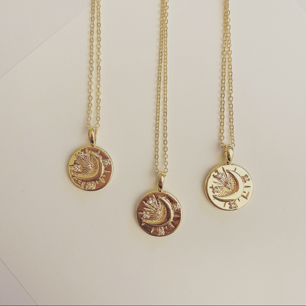 🌙 Dawn & Moon Manifesting Necklace